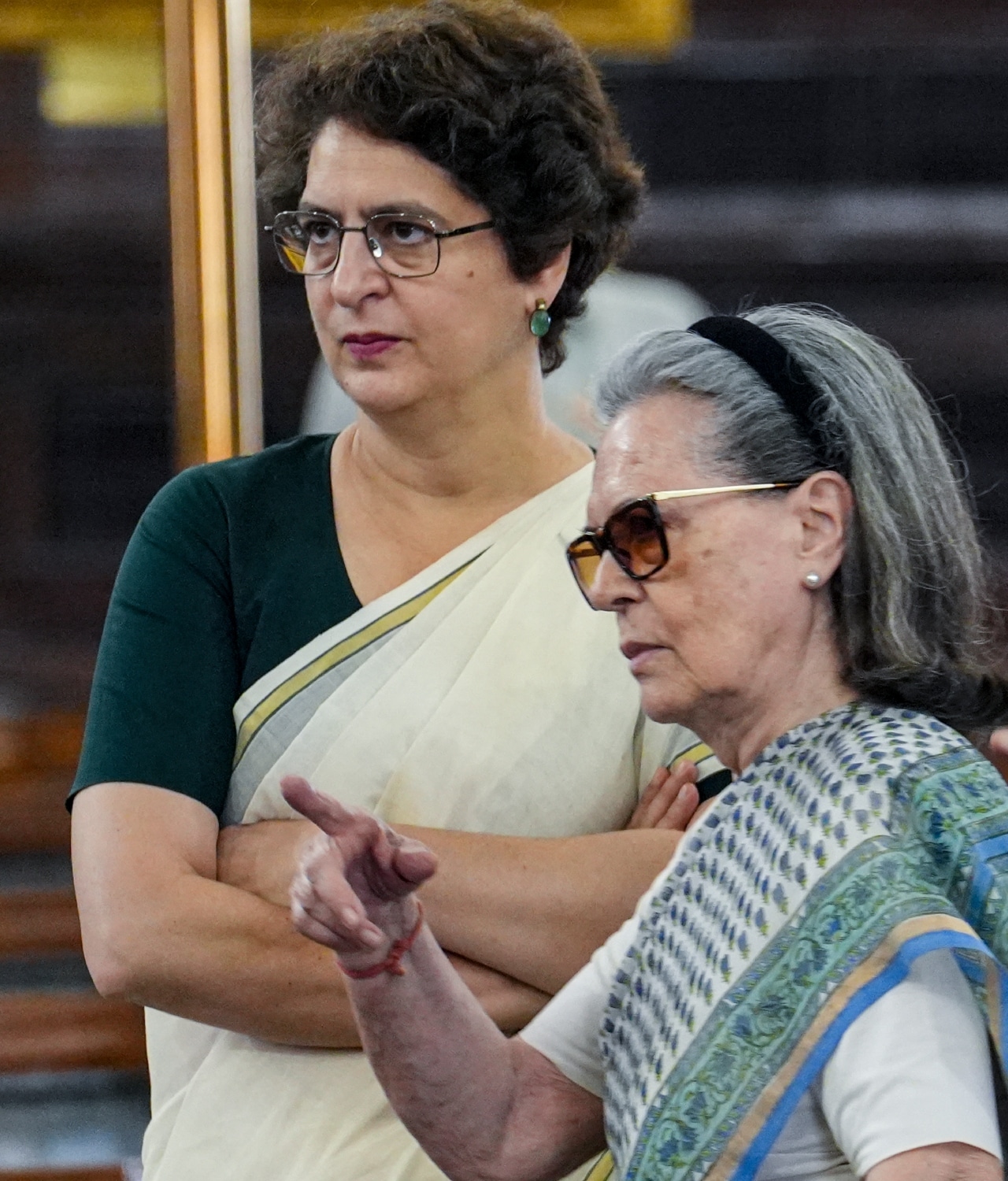 लोगों की दिलचस्पी यह जानने में होगी राजनीति में प्रियंका गांधी राहुल गांधी से पीछे कैसे रह गईं. लोगों की दिलचस्पी यह जानने में होगी राजनीति में प्रियंका गांधी राहुल गांधी से पीछे कैसे रह गईं.