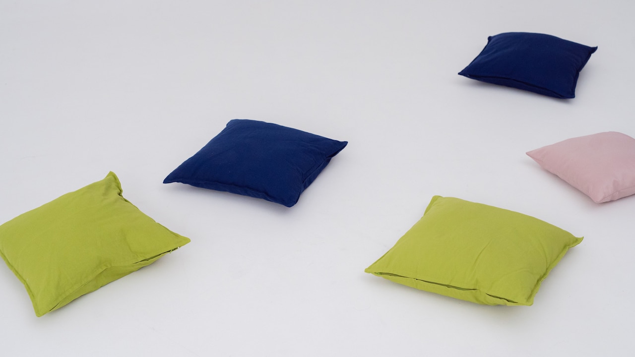 10 Reasons Your Pillows Go Flat So Quickly And How To Fix It
