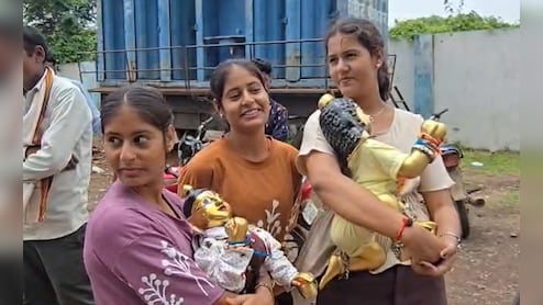 मामा की रिहाई की दुआ लेकर लड्डू गोपाल संग जेल पहुंची भांजी, विधायक कंचन तनवे ने भी बंदियों को बांधी राखी