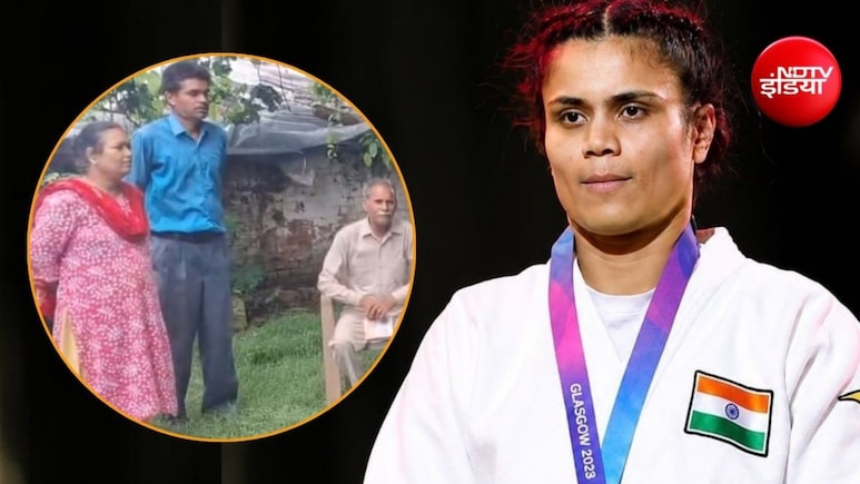 Success Story: मां ने गहने बेचे, पिता ने सुने ताने, बेटी यामिनी मौर्य ने रच दिया इतिहास