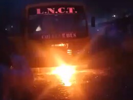 सीहोर में LNCT कॉलेज की बस में लगी आग, सड़क पर फैला जलता तेल, मची भगदड़