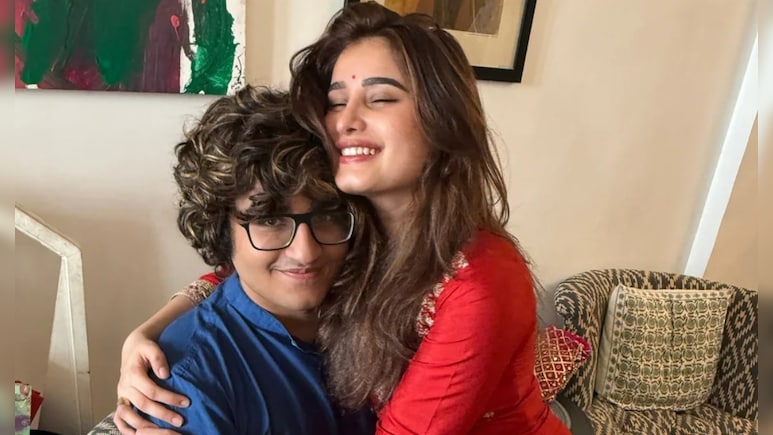 रवीना टंडन की बेटी राशा थडानी ने भाई को बांधी राखी, मस्त- मस्त गर्ल के 20 साल के बेटे रणबीरवर्धन की फोटो देखे कहेंगे- अगला सुपरस्टार