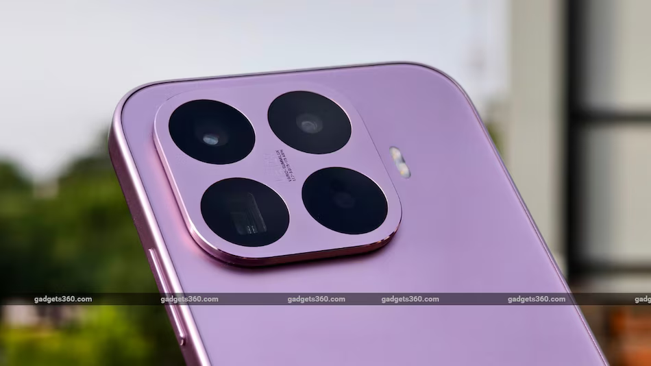 പ്രീമിയം 5G ഫോണുകൾക്ക് വൻ ഓഫർ: 70,000 രൂപ ബജറ്റിൽ ആമസോൺ നൽകുന്ന മികച്ച ഡീലുകൾ