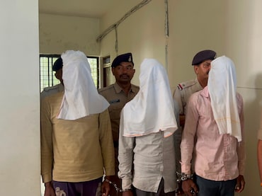 कॉलर टैग और दांत के DNA से सुलझी 5 महीने पुरानी अधजली लाश की गुत्थी, 3 आरोपी गिरफ्तार