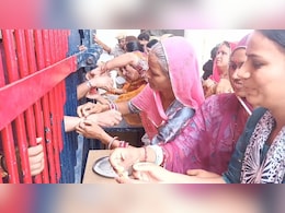 जेल में कैदी भाइयों को बहनों ने बांधी राखी, ग&zwj;िफ्ट में कराया वादा- अब अपराध नहीं, नई जिंदगी चुनना