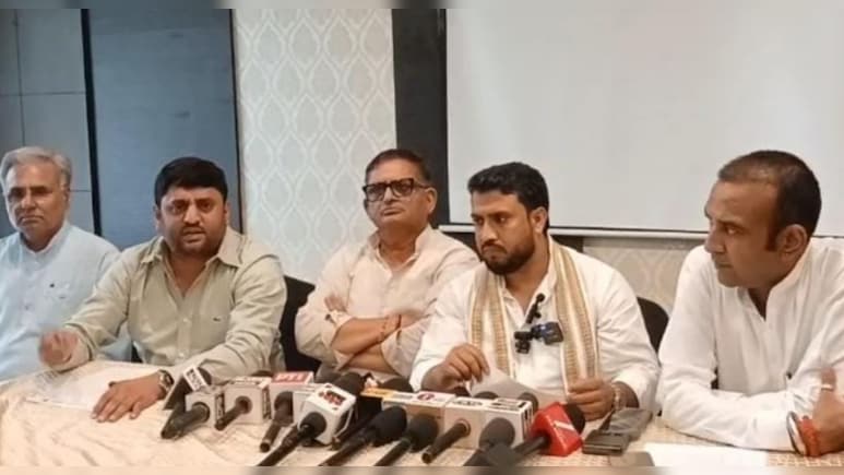 नगर न&zwj;िकाय चुनाव: कांग्रेस ने बाड़मेर में 40 और भिवाड़ी में 28 प्रत्&zwj;याश&zwj;ियों की सूची जारी की