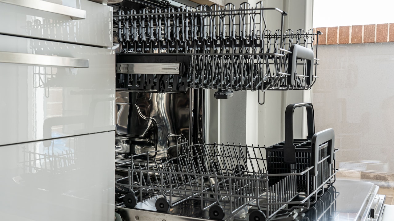 Amazon Great Freedom Sale: Dishwashers At Up To 40% Off For Effortless Kitchen Clean-Up Amazon Great Freedom Sale: Dishwashers At Up To 40% Off For Effortless Kitchen Clean-Up