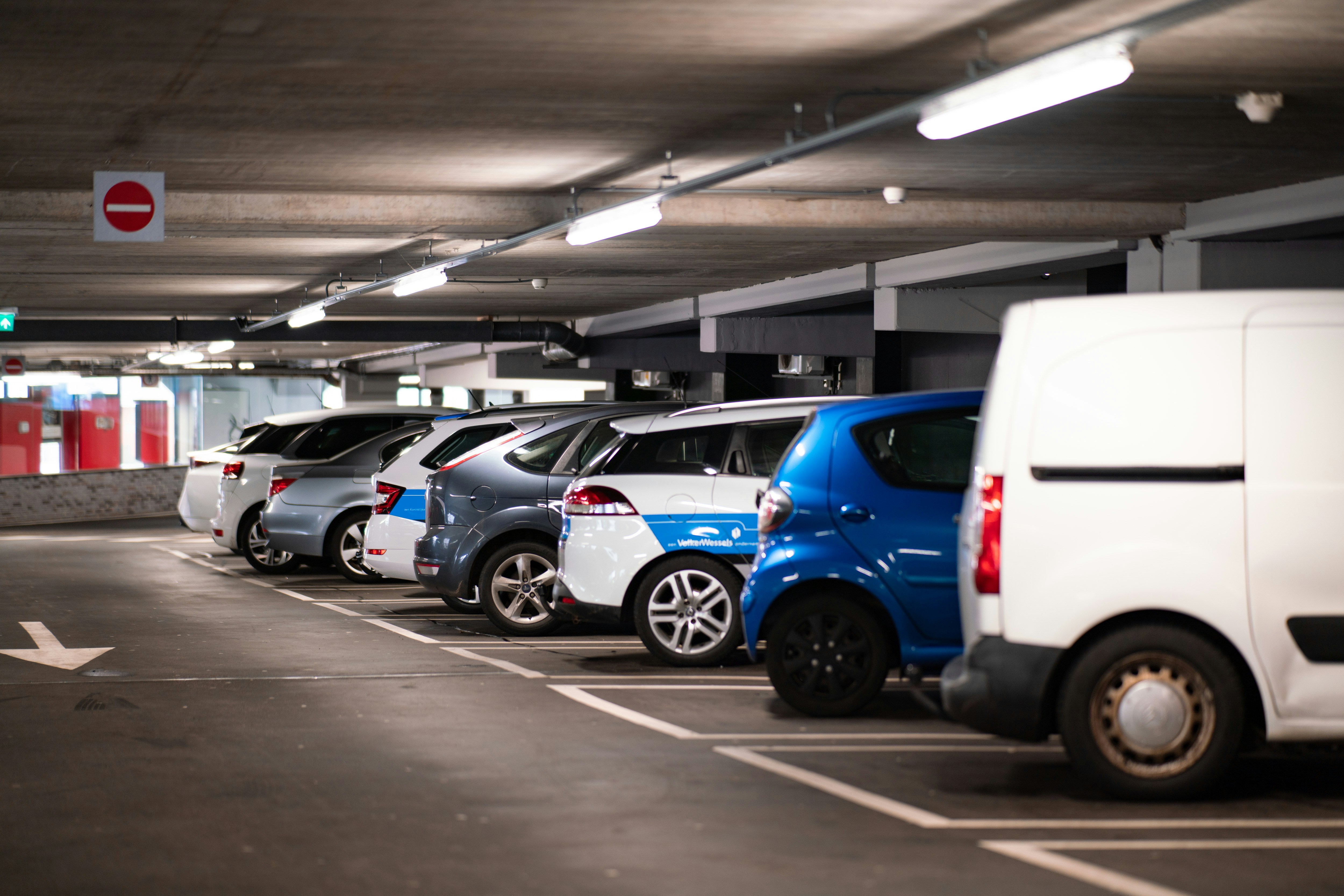 Parking On Bengaluru Roads Could Cost Car Owners Up To Rs 25,000 Annually