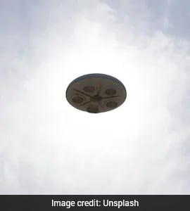 Pilot Reports Seeing Mysterious Disc-Shaped Object Near Gatwick