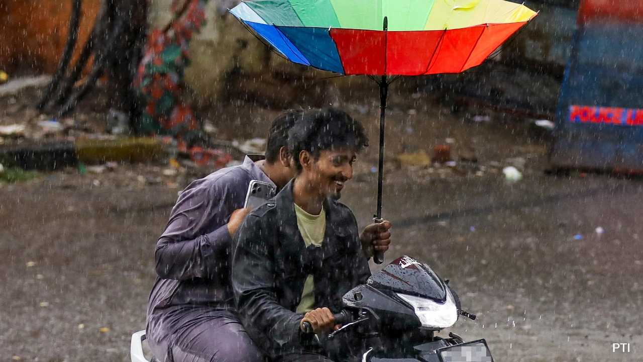 Weather Today Live Updates: Heavy Rain In Parts Of Tamil Nadu, Waterlogging Reported In Some Areas