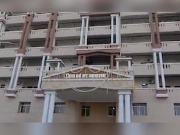 वर्दी पहनकर कोर्ट पहुंचे TI, जज ने ड्रेस बदलने का दिया आदेश; देर शाम तक कटघरे में खड़े रहने की दी सजा