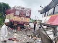 Bus Accident: नेपाल से पुणे जा रही बस और सिलेंडर भरी गाड़ी में जोरदार टक्कर, महिला की मौत; 36 यात्री घायल
