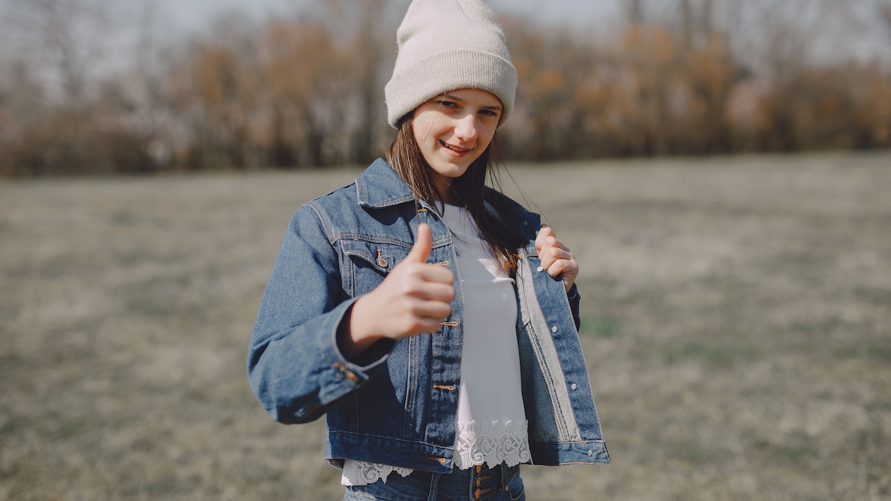 Why Your Denim Jacket Pulls Across The Back: 10 Fit Problems To Check Why Your Denim Jacket Pulls Across The Back: 10 Fit Problems To Check