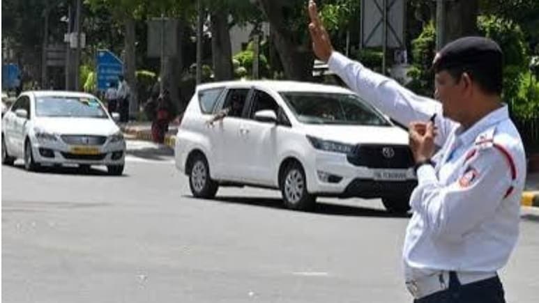 दिल्ली का हाल देख लो! 30 हजार सरकारी वाहनों में सिर्फ 13 हजार के पास वैध PUCC