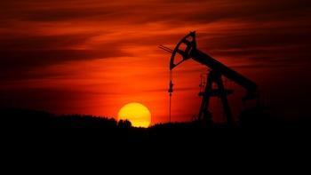 US Record Oil Production, Economists Debate On China Growth & The New Fed Plan | The Week In Whys