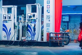 Petrol Diesel Prices : पेट्रोल आणि डिझेल स्वस्त होणार? निर्यातीवरील विंडफॉल टॅक्समध्ये केंद्र सरकारकडून कपात