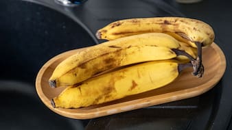 केले को लंबे समय तक कैसे स्टोर करें? इस तरह रखने से जल्दी नहीं गलेगा