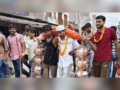 सद्दाम खान 250 किमी पैदल चलकर लाया 101 लीटर गंगाजल, सावन के पहले सोमवार पर भगवान श‍िव का क‍िया जलाभ‍िषेक