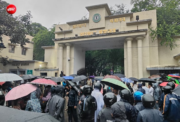 'इससे अच्छा सरकार हमें गोली मार दे'... JSSC CGL रद्द होने पर बोले पास होने वाले अभ्यर्थी