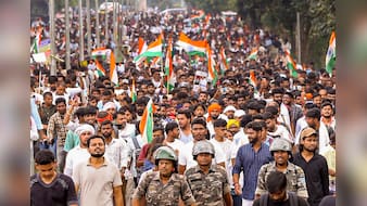 रांची में प्रदर्शनकारी विधानसभा जाने पर अड़े, वॉटर कैनन के बाद पुलिस ने किया लाठीचार्ज