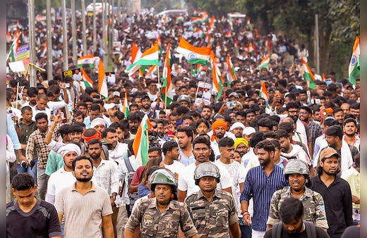 Jharkhand Protest LIVE: रांची में प्रदर्शनकारी विधानसभा जाने पर अड़े, वॉटर कैनन के बाद पुलिस ने किया लाठीचार्ज