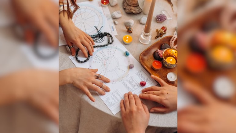 "Rs 2.5 Crore Business": X User Claims Delhi Astrologer Charges Rs 25,000 A Year From 1,000 Clients