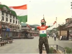 80वें स्वतंत्रता दिवस पर लाल चौक पर हुआ शंखनाद, शरीर पर तिरंगा पेंट कर पहुंचे पर्यटक ने लहराया राष्ट्रीय ध्वज