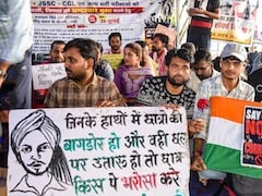 Jharkhand: Police Resort To Lathi Charge To Control Crowd Amid JPSC-JSSC Aspirants' Protest - Video