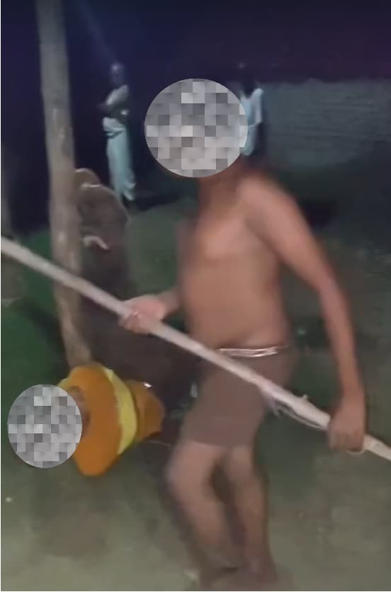 Balrampur Dalit Man Death Viral Video: पिटाई का वीडियो वायरल Balrampur Dalit Man Death Viral Video: पिटाई का वीडियो वायरल