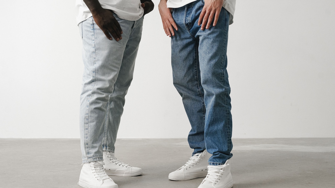 Stylish anti-fit jeans for men who dont like restrictive clothing Stylish anti-fit jeans for men who dont like restrictive clothing
