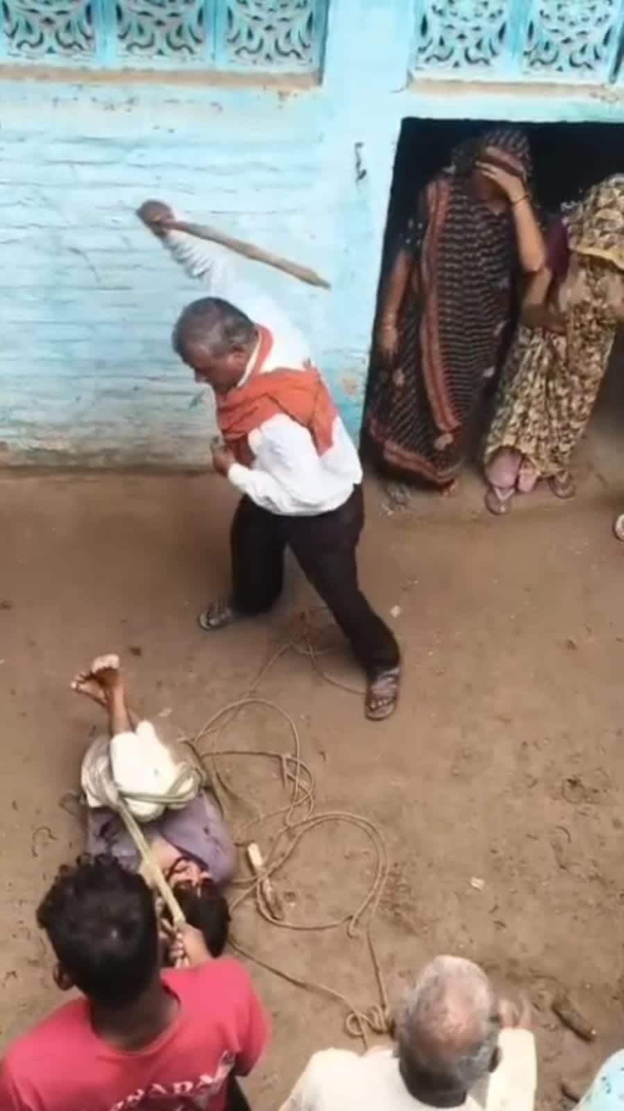 Kanpur Dehat Viral Video: पिटाई का वीडियो वायरल Kanpur Dehat Viral Video: पिटाई का वीडियो वायरल