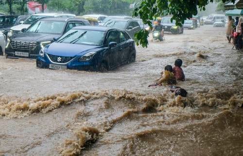Delhi NCR Rain Waterlogging: जनजीवन प्रभावित