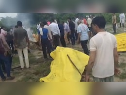 श्मशान घाट पर भी संघर्ष, &nbsp;टिनशेड नहीं; बारिश में दो घंटे त्रिपाल के नीचे रहा शव
