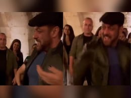 Viral Video: Salman Khan Recreates His Iconic <i>Jeene Ke Hain Chaar Din</i> Moves