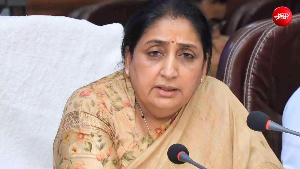 गूंगी गुड़िया बताने पर सुनेत्रा पवार का जवाब- समय आने पर बोलूंगी; फडणवीस की पत्नी ने क्या कहा
