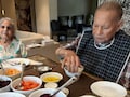 मां-बाप के साथ' बेस्ट ब्लिस्ड ब्रेकफास्ट' एंजॉय करते दिखे सोहेल खान, फैमिली फोटो में दिखी खूबसूरत बॉन्डिंग