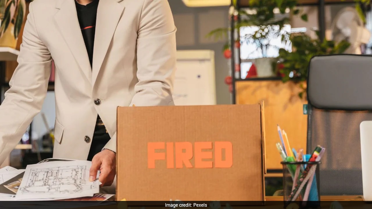 Chinese CEO Fires Employee For Excluding Mother From Wedding Over Looks, Internet Divided