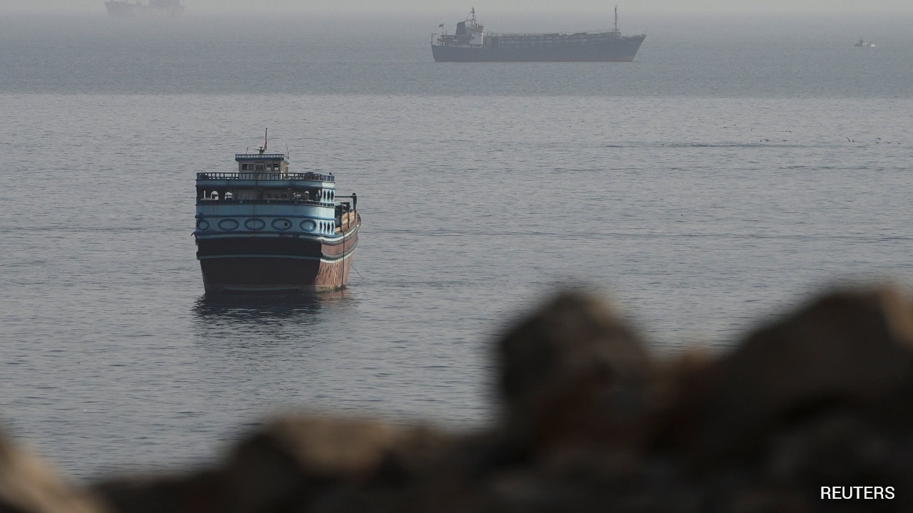 Iran Nears Hormuz Shipping Deal With Oman, Keeps Conditions For US