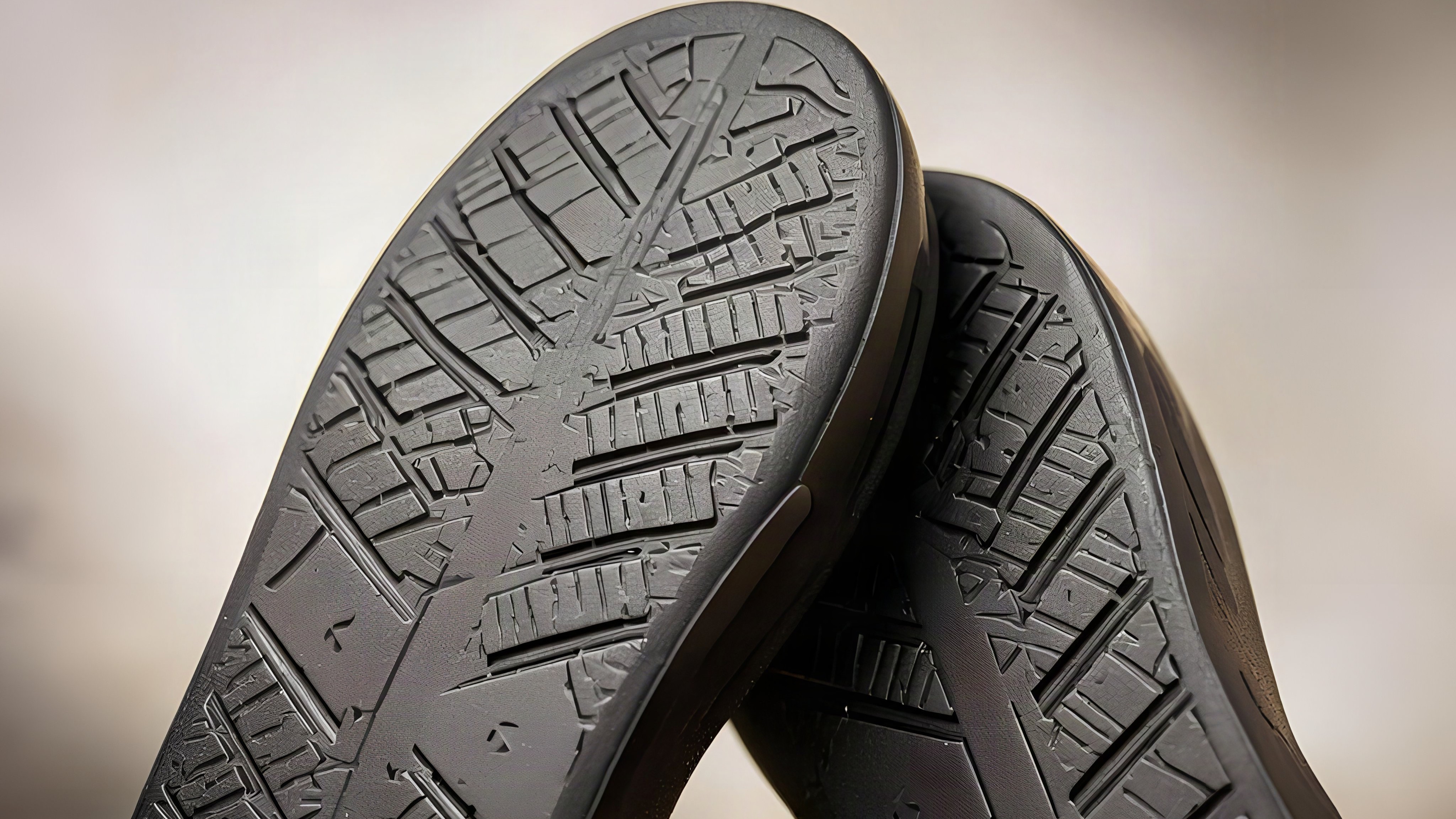 How To Pick Non-Slip Soles For Rainy-Season Walking