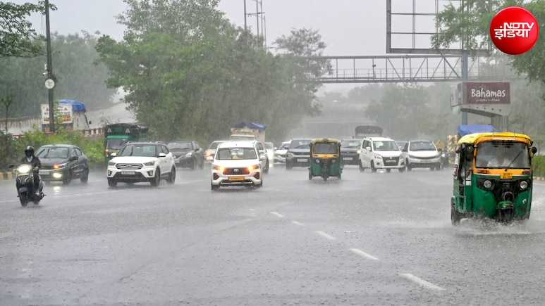 दिल्ली में तड़पाने वाली उमस के बाद अचानक क्यों होने लगी भीषण बारिश, IMD ने बताई वजह