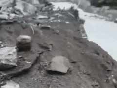 चमोली में हाथी पर्वत के पास बदरीनाथ हाईवे वॉशआउट, सड़क खत्म, वाहन फंसे, यात्री परेशान