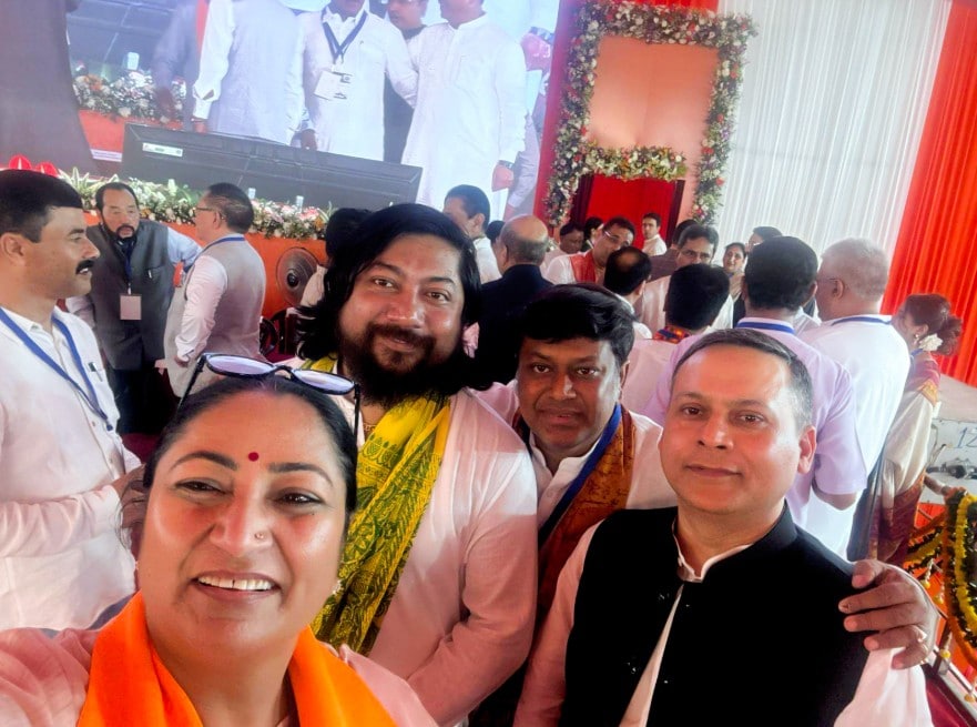 Delhi Chief Minister Rekha Gupta takes a group selfie with West Bengal Minister Nisith Pramanik, Union MoS Sukanta Majumdar and BJP member Amit Malviya during the swearing-in ceremony of the new West Bengal government Delhi Chief Minister Rekha Gupta takes a group selfie with West Bengal Minister Nisith Pramanik, Union MoS Sukanta Majumdar and BJP member Amit Malviya during the swearing-in ceremony of the new West Bengal government