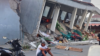 Indonesia's 7.7 Quake Kills 47 In Flores; Thousands Flee As Rescue Efforts Intensify