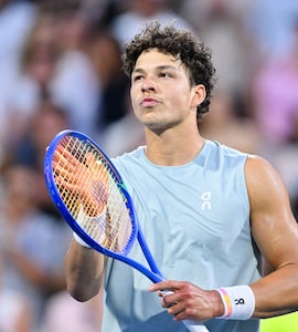 Shelton Sweeps Fonseca To Reach Another Montreal Quarter-Final