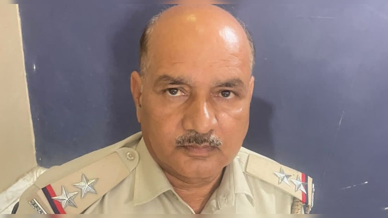 ACB ने दरोगा को र&zwj;िश्&zwj;वत लेते किया ग&zwj;िरफ्तार, 3500 रुपये के साथ रंगे हाथ पकड़ा गया