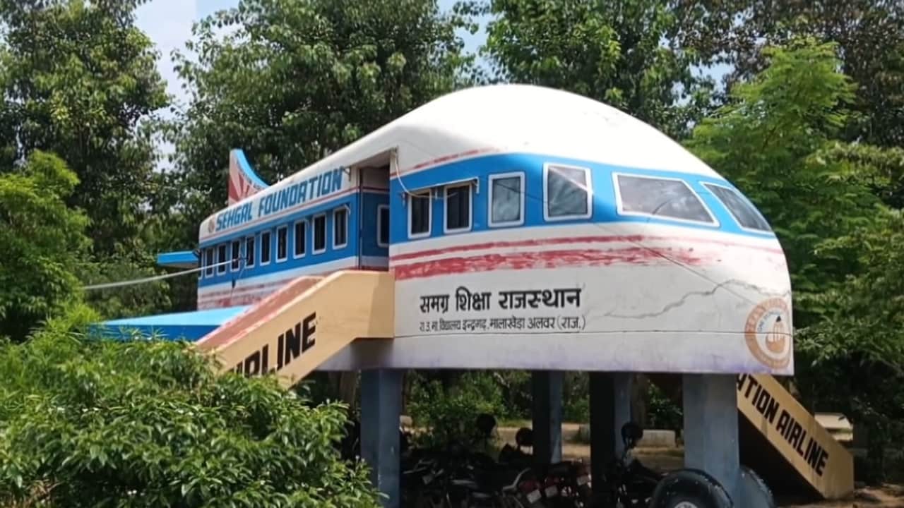 एयरोप्लेन में क्लास! राजस्थान के इस सरकारी स्कूल ने चलाई 'एजुकेशन एयरलाइन'