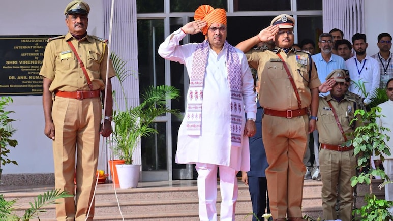 बीकानेर में सीएम भजनलाल शर्मा ने किया ध्वजारोहण, जयपुर की बड़ी चौपड़ पर वर्षों पुरानी परंपरा कायम