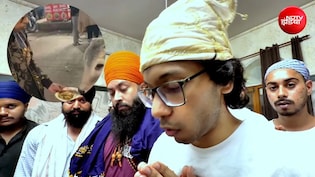 गाय को चिकन मोमोज खिलाने वाला लड़का फिर विवादों में, निहंगों ने पकड़कर गुरुद्वारे में मंगवाई माफी