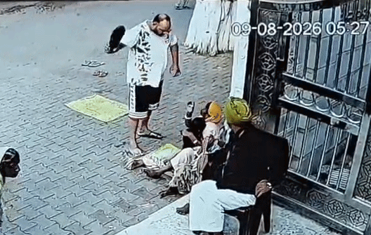 कपूरथला में महिला की सरेआम चप्पलों से पिटाई, पुलिस ने लिया एक्शन