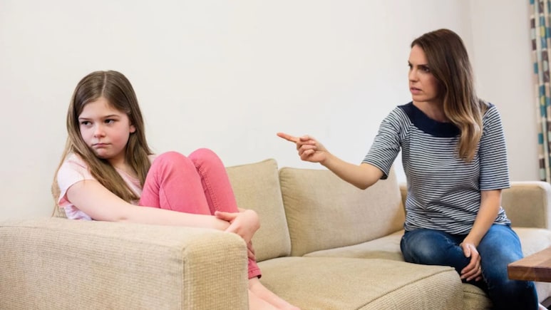 बच्चे झूठ क्यों बोलते हैं? Parenting Expert ने बताए 3 कारण, जानें बच्चों को झूठ बोलने से रोकने के लिए क्या करें